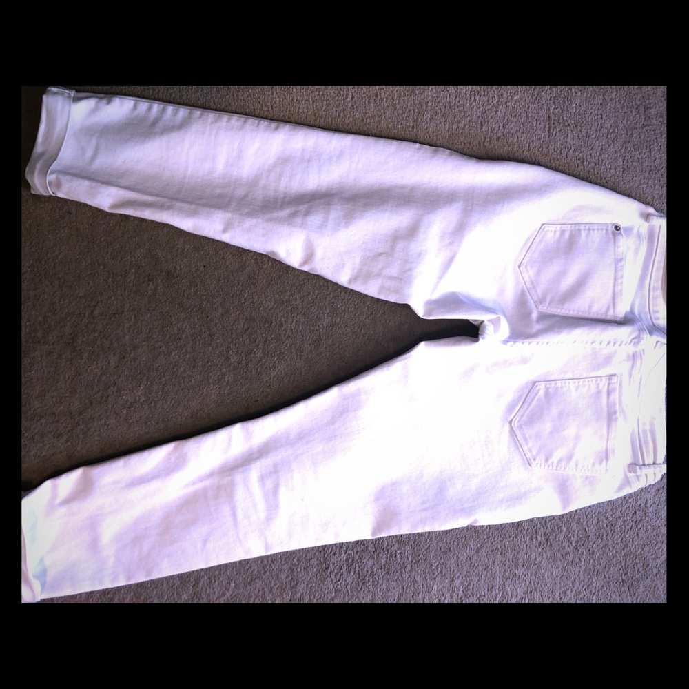 Distressed white skinny boyfriend jeans